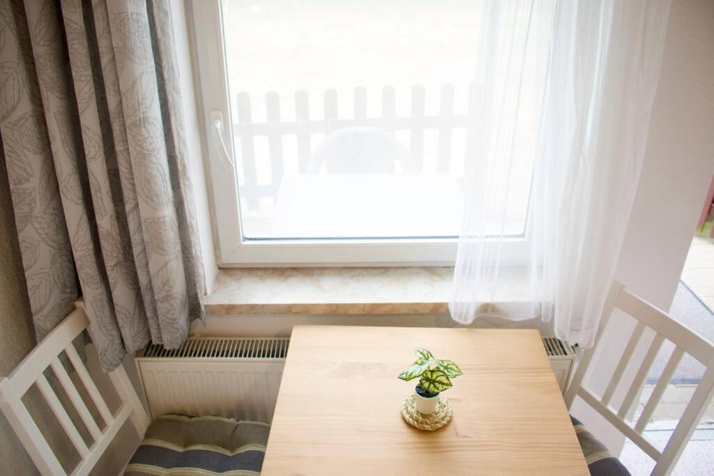 Schoener Gartenbungalow Sellin  Exteriör bild